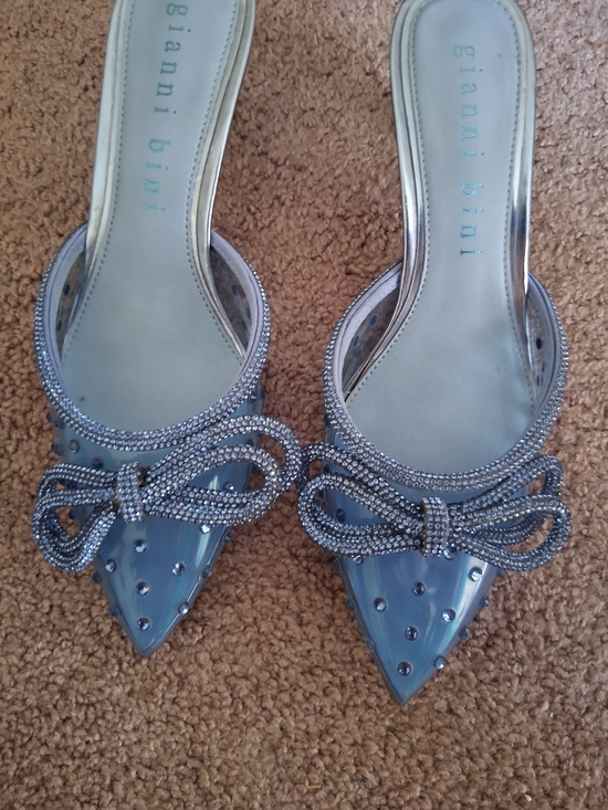 Gianni Bini Shoes - Women's Sz 8 Gianni Bini Blue Pointed Toe Embellished Mule Excellent Condition
